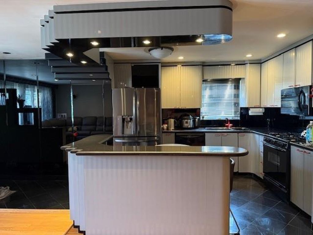 Photo of 187 Bay 31st Street #1, Brooklyn, NY 11214 (MLS # 501302)