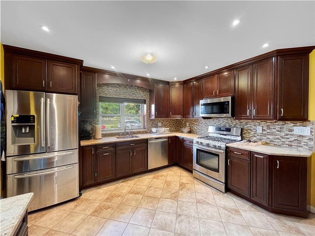 Photo of 226 Avenue Z, Brooklyn, NY 11214 (MLS # 496765)