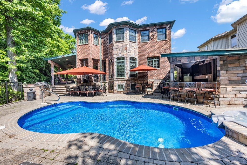 18 Ivan Ct, Staten Island, NY, 10309, USA, 4 Bedrooms Bedrooms, ,4 BathroomsBathrooms,Residential,Active,18 Ivan Ct,502577