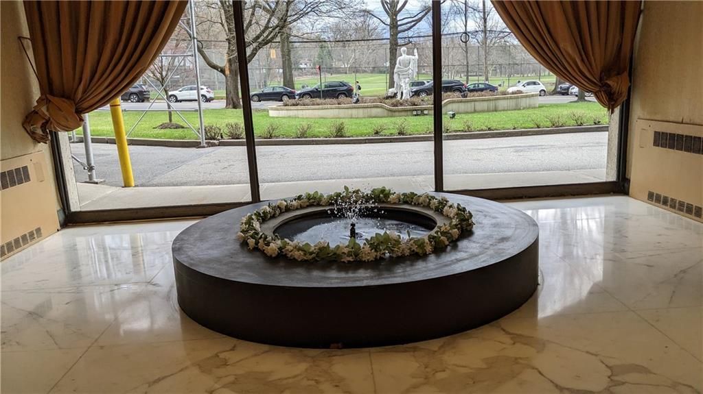 Photo of 1100 Clove Road #5K, Staten Island, NY 10301 (MLS # 500543)