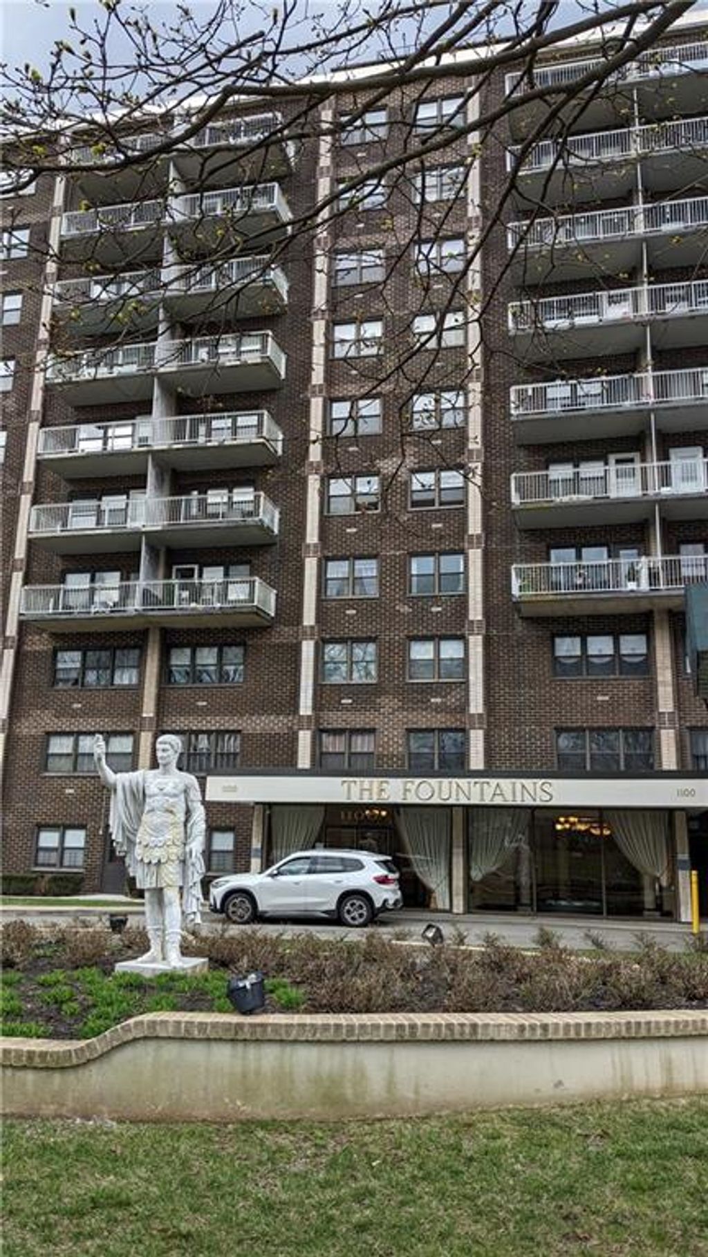 Photo of 1100 Clove Road #5K, Staten Island, NY 10301 (MLS # 500543)