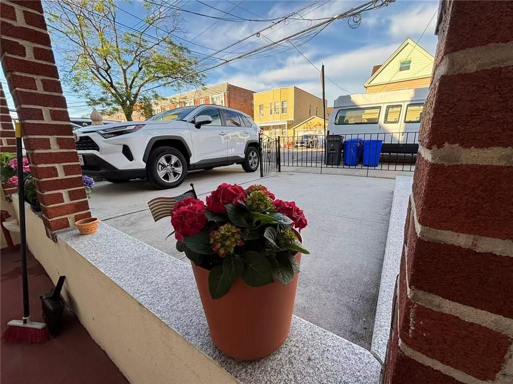 Photo of 1843 Muliner Avenue, Bronx, NY 10462 (MLS # 501350)