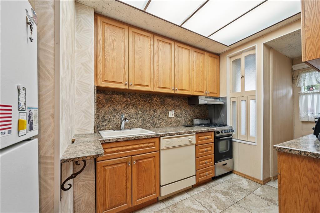 1640 1st Street, Brooklyn, New York image 4