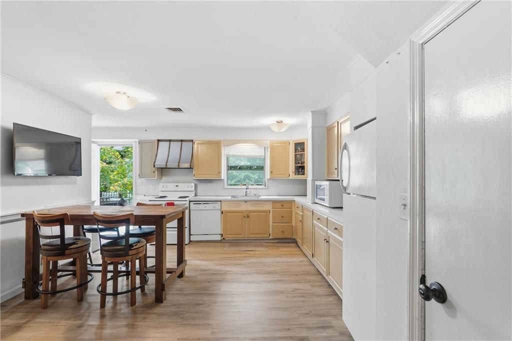 Photo of 61 Oakland Avenue, Other, NY 10707 (MLS # 500216)