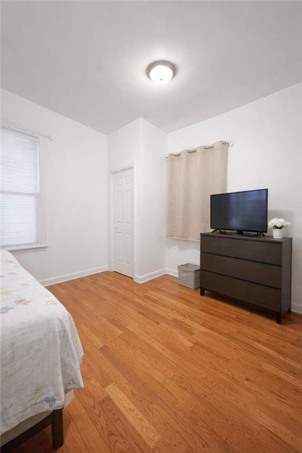 Photo of 78-80 Victory Boulevard, Staten Island, NY 10301 (MLS # 489198)