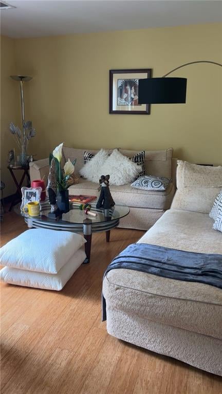 Photo of 105 Pond Way Court #105, Staten Island, NY 10303 (MLS # 504469)