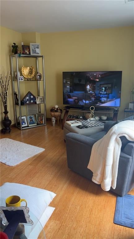 Photo of 105 Pond Way Court #105, Staten Island, NY 10303 (MLS # 504469)