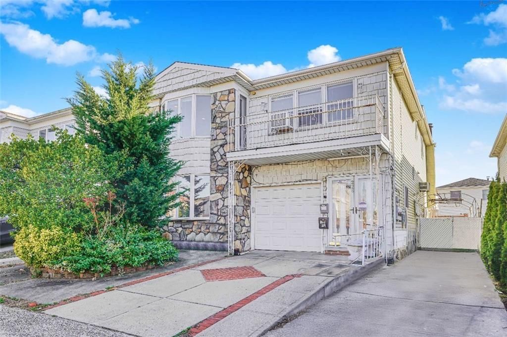 Photo of 228 Nome Avenue, Staten Island, NY 10314 (MLS # 490820)