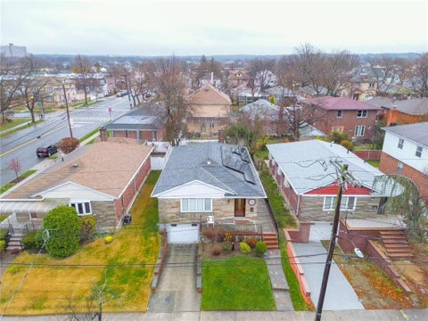 Homes For Sale - 70-07 171st Street<br/> Queens County, Fresh Meadows, NY 11365