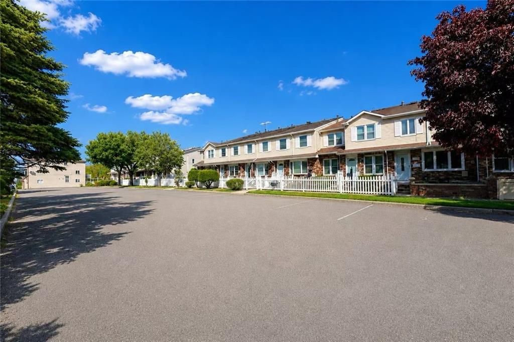 Photo of 260 Milton Avenue, Staten Island, NY 10306 (MLS # 501298)