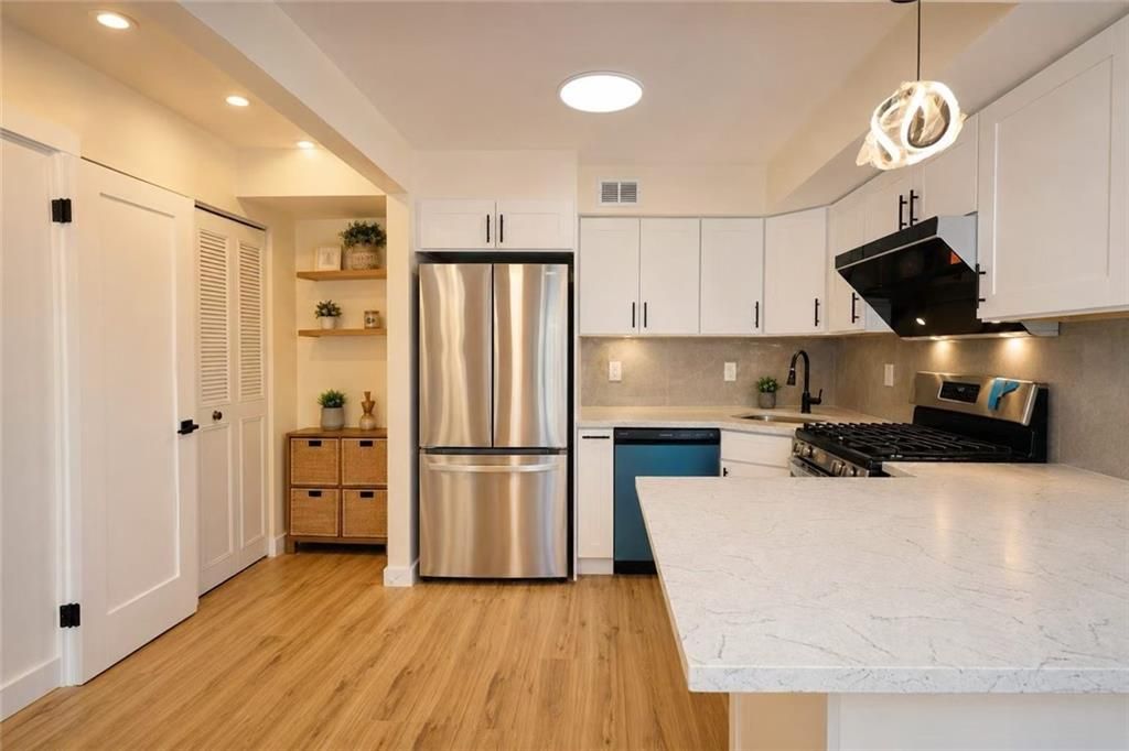 Photo of 260 Milton Avenue, Staten Island, NY 10306 (MLS # 501298)