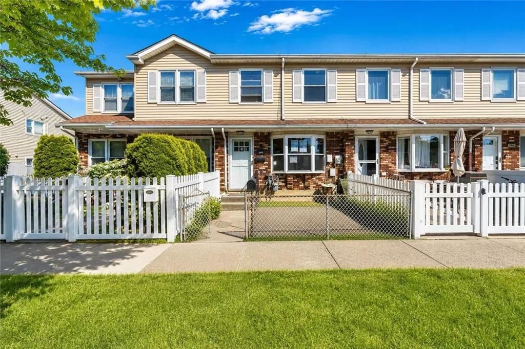 Photo of 260 Milton Avenue, Staten Island, NY 10306 (MLS # 501298)
