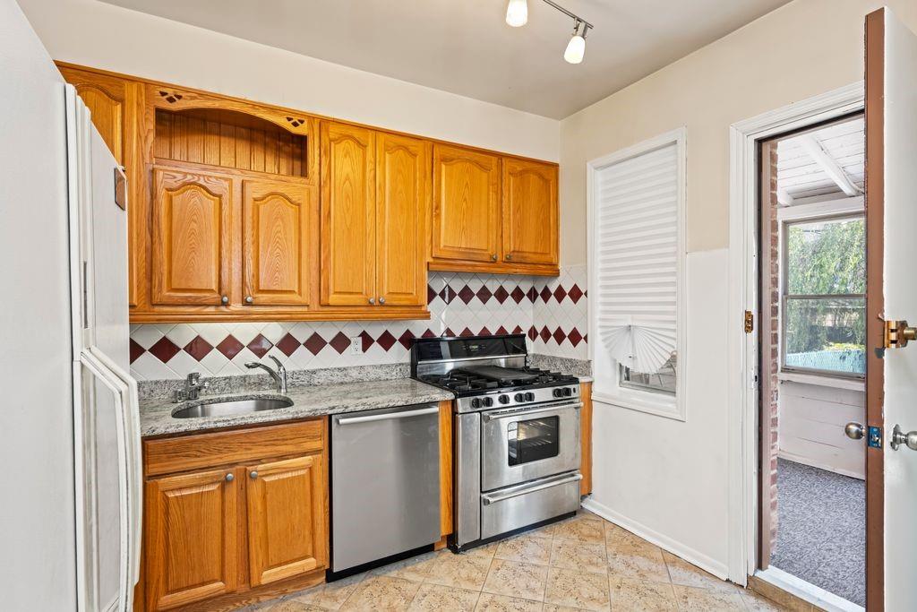 2117 East 38th Street St, Brooklyn, New York image 13
