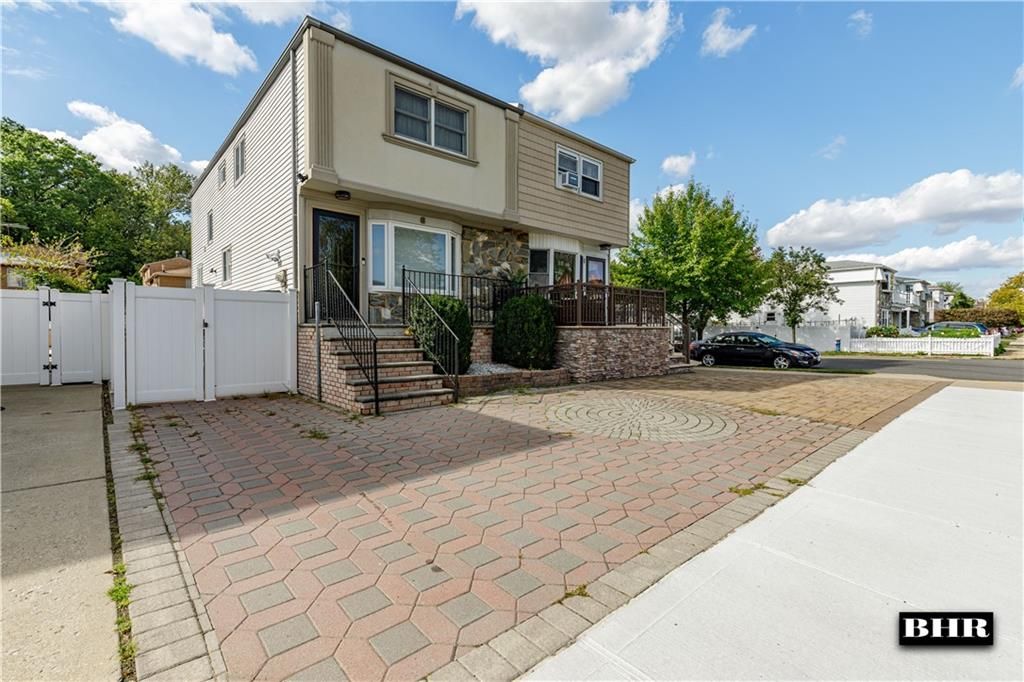 Photo of 6 Mulberry Avenue, Staten Island, NY 10314 (MLS # 495975)
