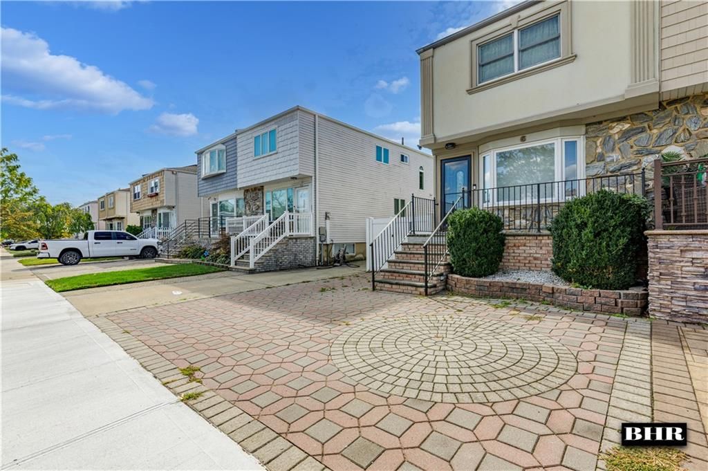 Photo of 6 Mulberry Avenue, Staten Island, NY 10314 (MLS # 495975)