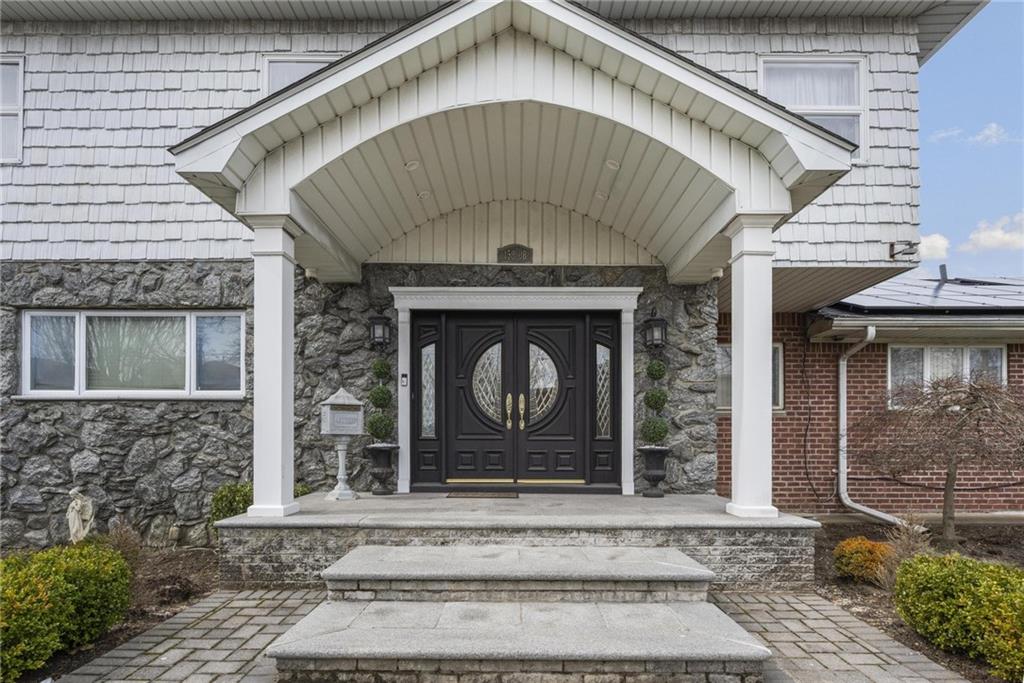 Withheld Withheld Street, Howard Beach, New York image 3