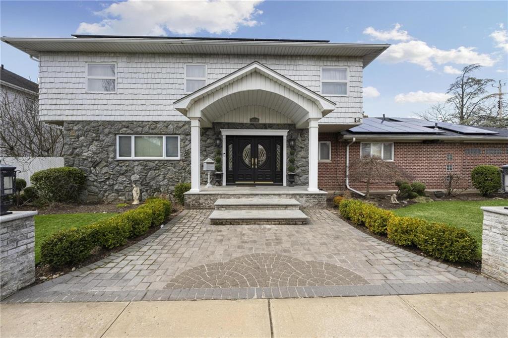 Withheld Withheld Street, Howard Beach, New York image 5