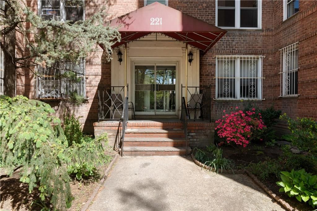 Photo of 221 McDonald Avenue #4N, Brooklyn, NY 11218 (MLS # 500859)