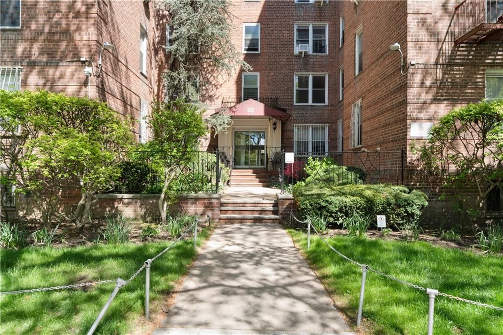 Photo of 221 McDonald Avenue #4N, Brooklyn, NY 11218 (MLS # 500859)
