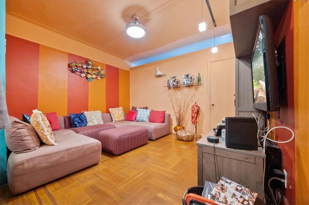 763 Ocean Parkway #4J, Brooklyn, New York image 3
