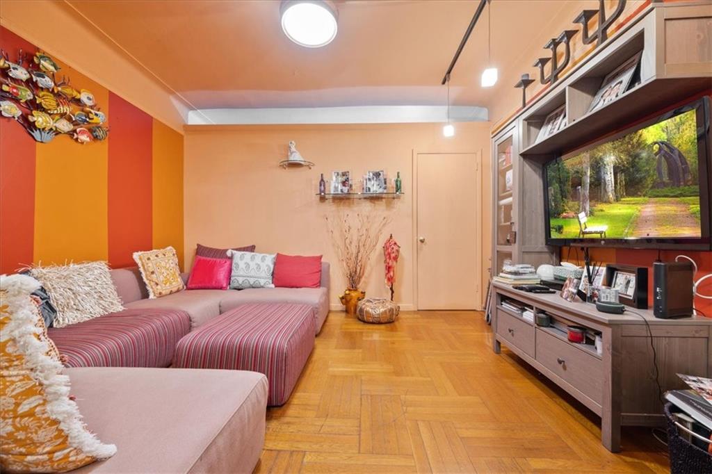 763 Ocean Parkway #4J, Brooklyn, New York image 4