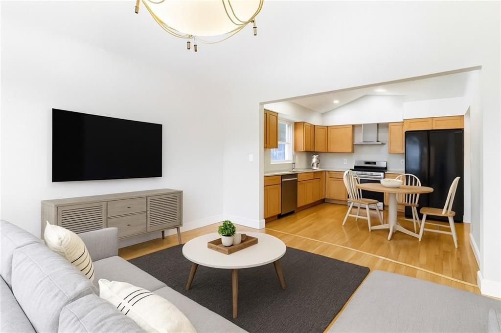 Photo of 20 Helene Court, Staten Island, NY 10309 (MLS # 497819)