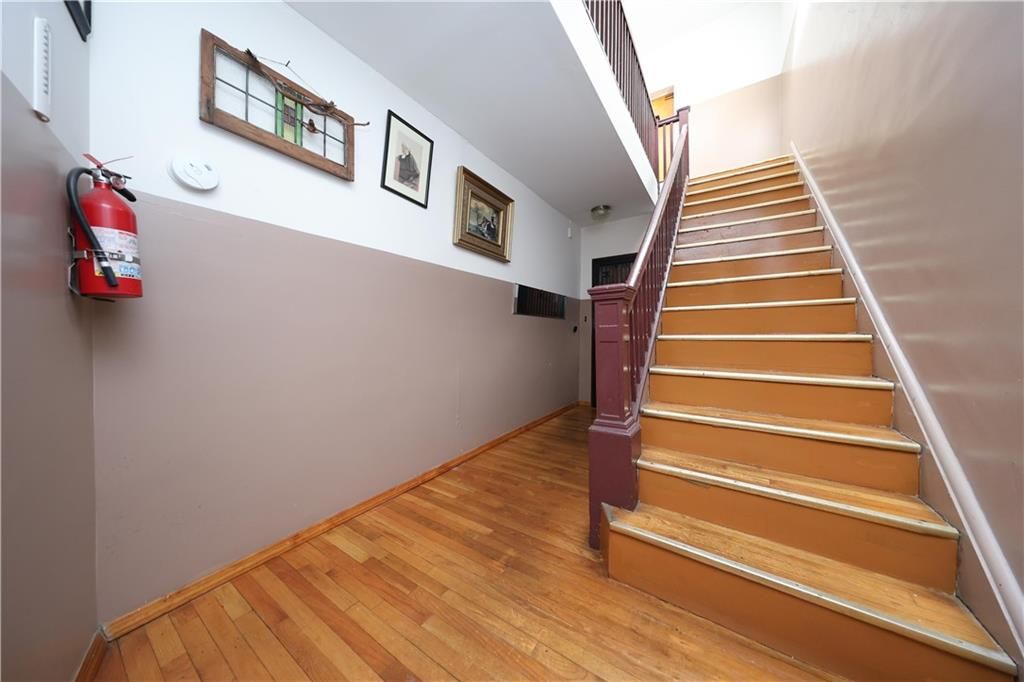 Photo of 110 Gatling Place, Brooklyn, NY 11209 (MLS # 499497)