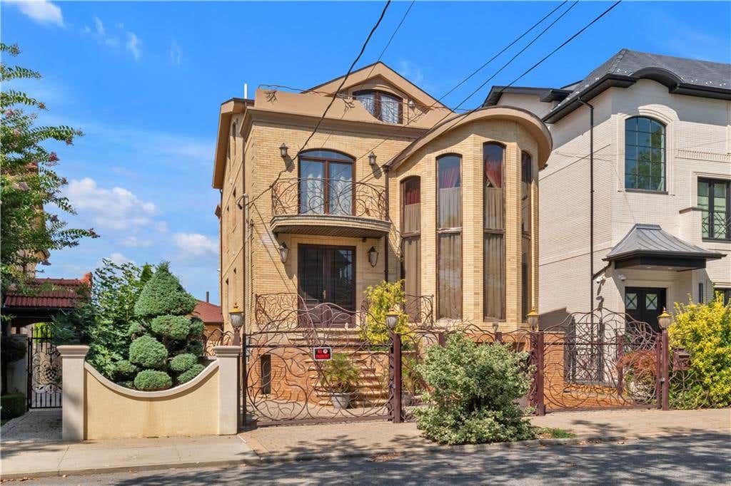 Photo of 7 Whitman Drive, Brooklyn, NY 11234 (MLS # 503996)