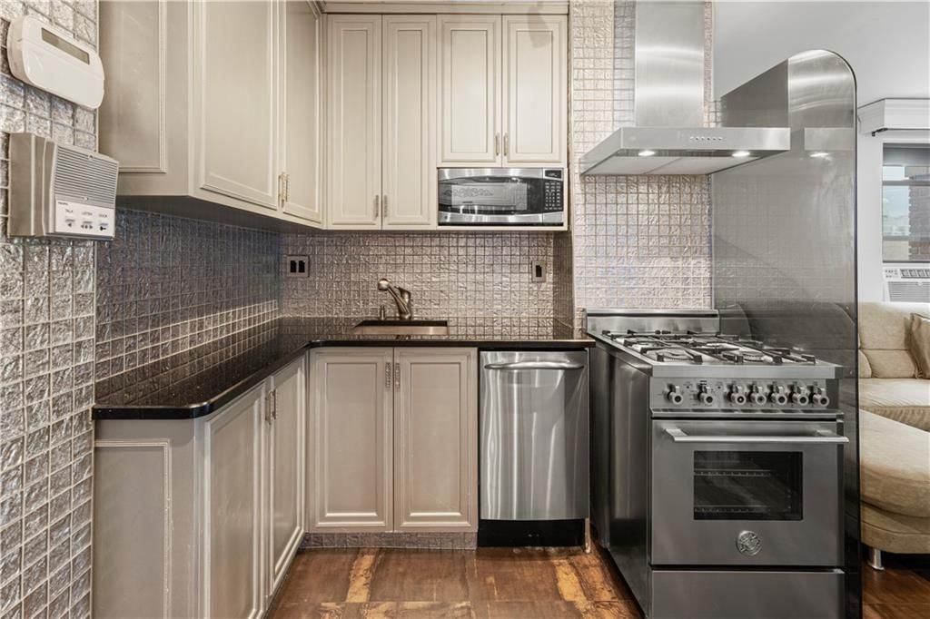 Photo of 2607 Avenue O #6C, Brooklyn, NY 11210 (MLS # 496149)