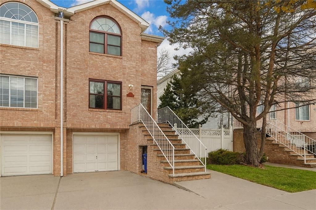 Photo of 111 Elmbank Street, Staten Island, NY 10312 (MLS # 497602)