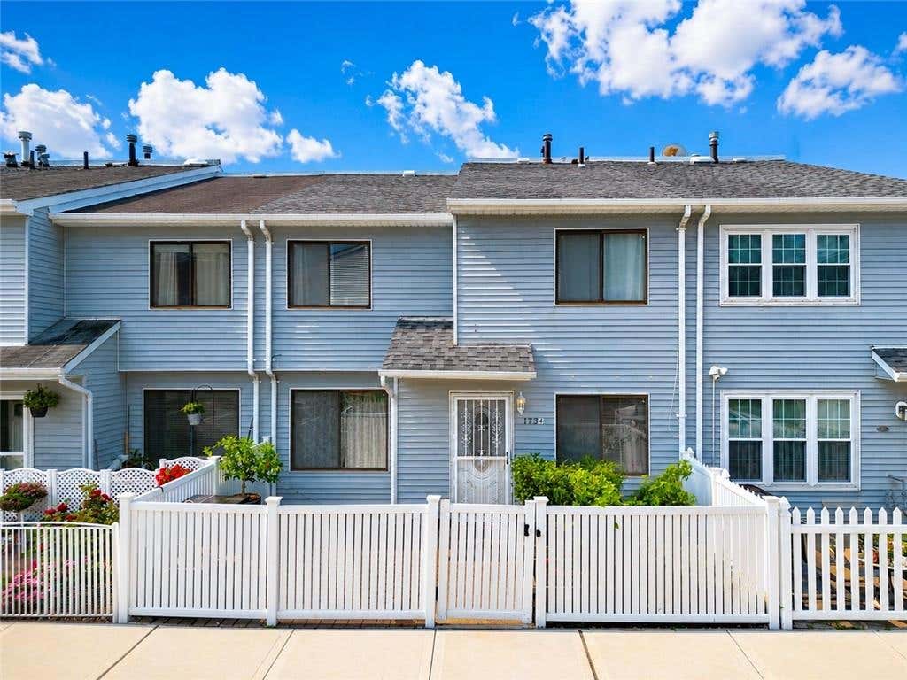 Photo of 173A Pierce Street, Staten Island, NY 10304 (MLS # 503800)
