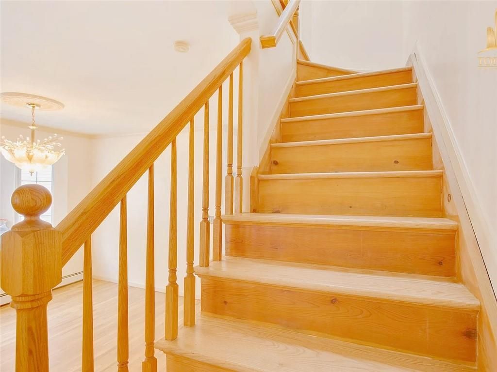 Photo of 431 Patterson Avenue, Staten Island, NY 10305 (MLS # 498613)