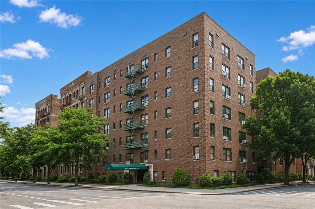 Photo of 7423 Ridge Boulevard #1G, Brooklyn, NY 11209 (MLS # 502379)