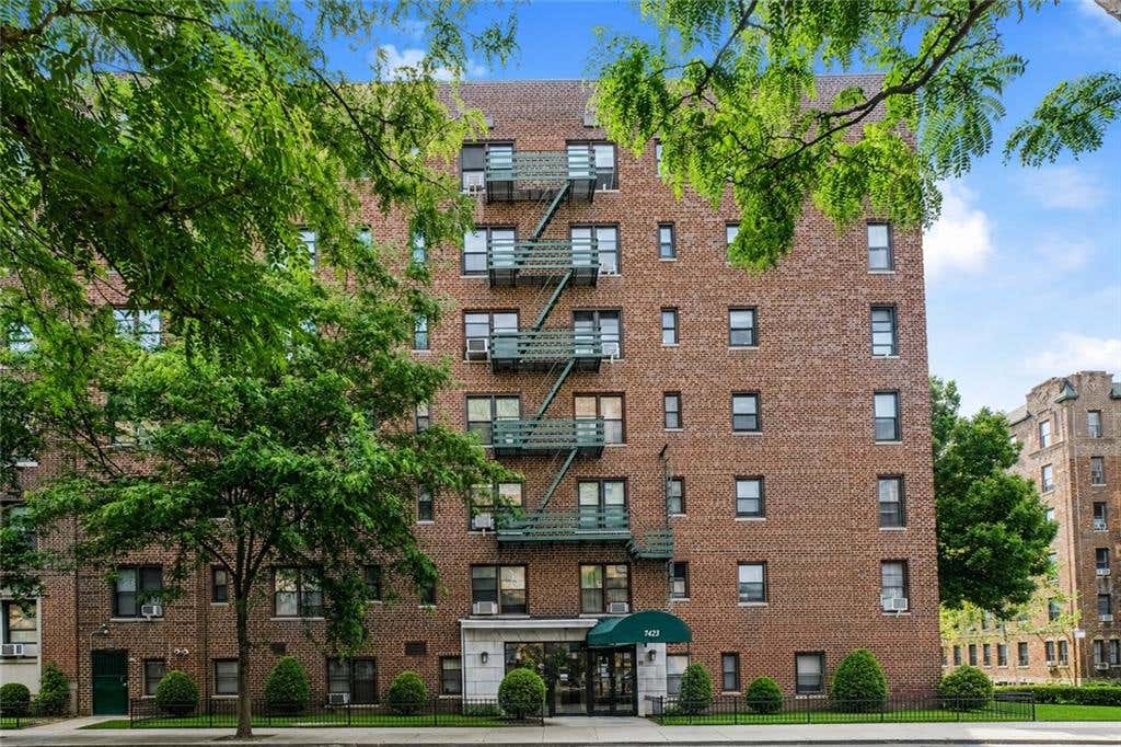 Photo of 7423 Ridge Boulevard #1G, Brooklyn, NY 11209 (MLS # 502379)