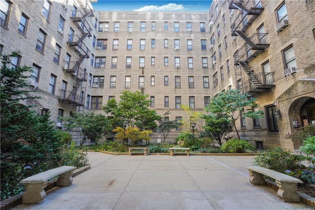 Photo of 7101 Colonial Road #L5I, Brooklyn, NY 11209 (MLS # 498207)