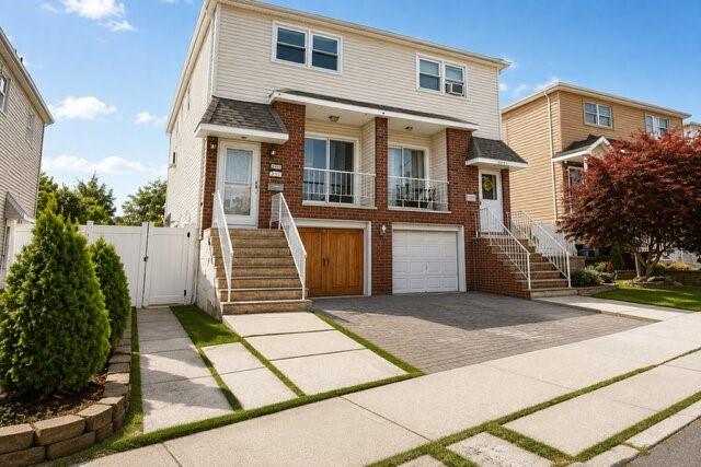 Photo of 237 Brookfield Avenue, Staten Island, NY 10308 (MLS # 505614)