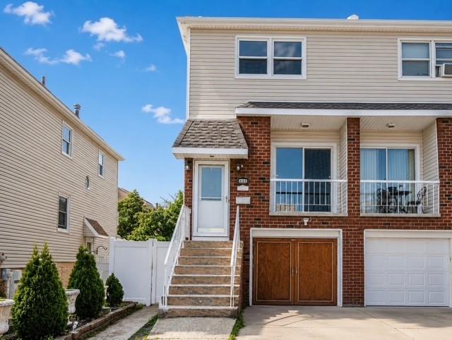 Photo of 237 Brookfield Avenue, Staten Island, NY 10308 (MLS # 505614)