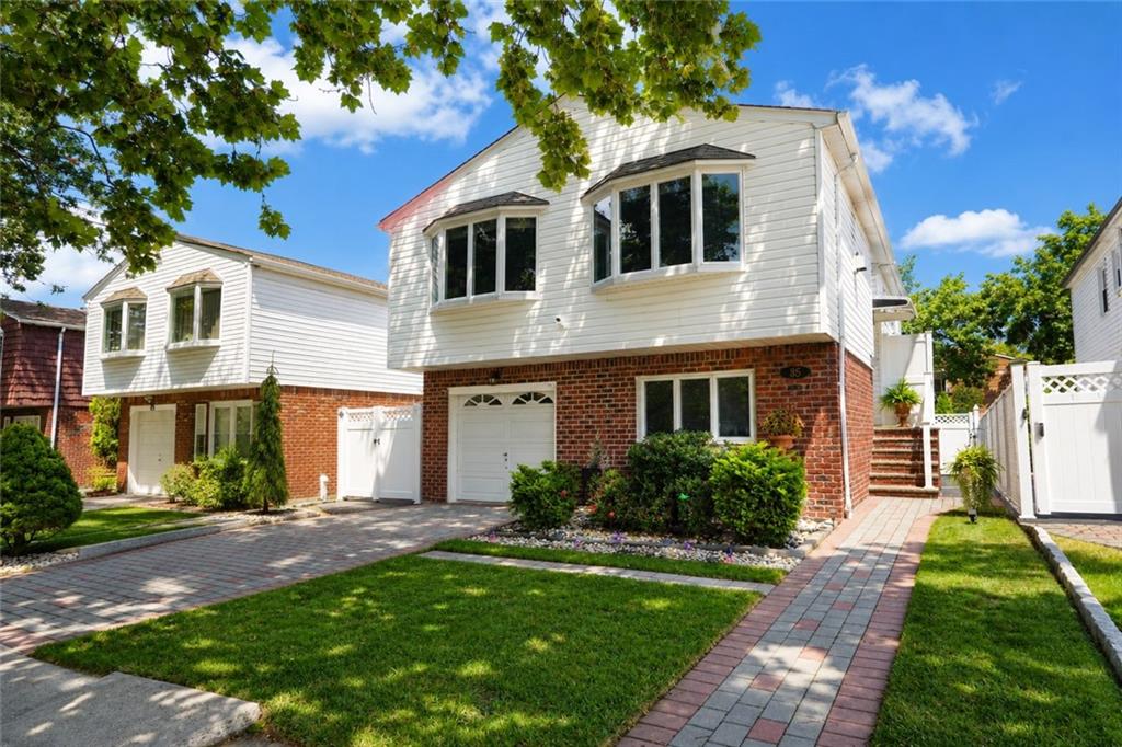 Photo of 85 Brookfield Avenue, Staten Island, NY 10308 (MLS # 504938)