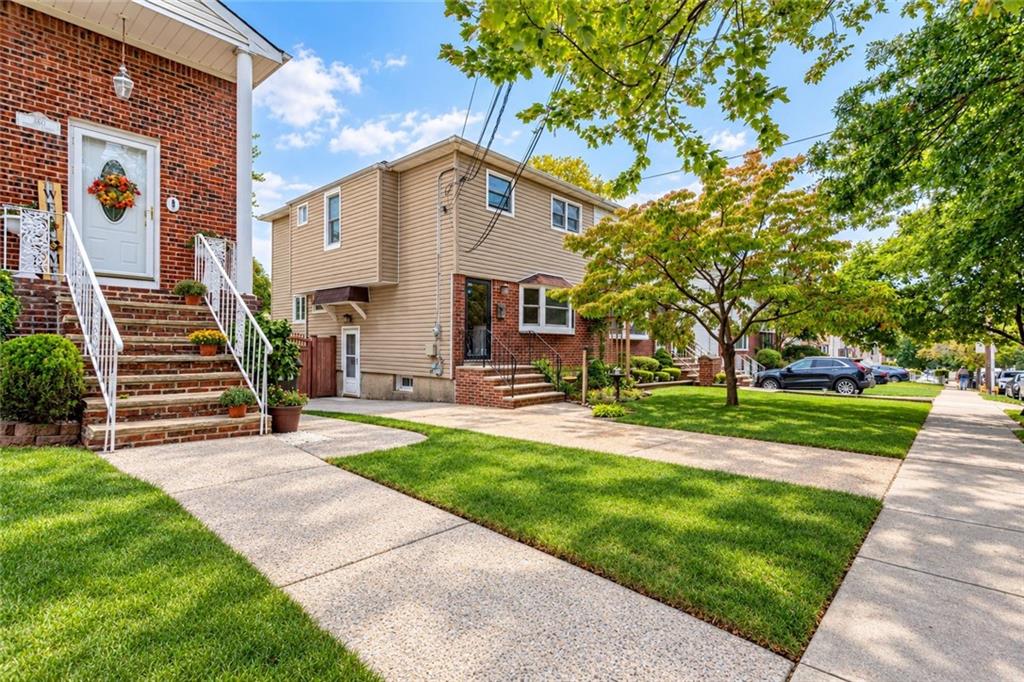 Photo of 382 Elverton Avenue, Staten Island, NY 10308 (MLS # 504931)