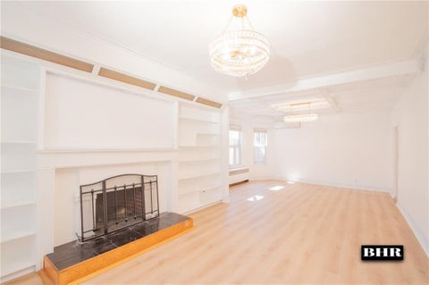 Homes For Sale - 154 Beaumont Street<br/> Brooklyn, NY 11235