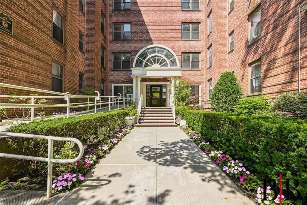 Photo of 2190 Brigham Street #5H, Brooklyn, NY 11229 (MLS # 494348)