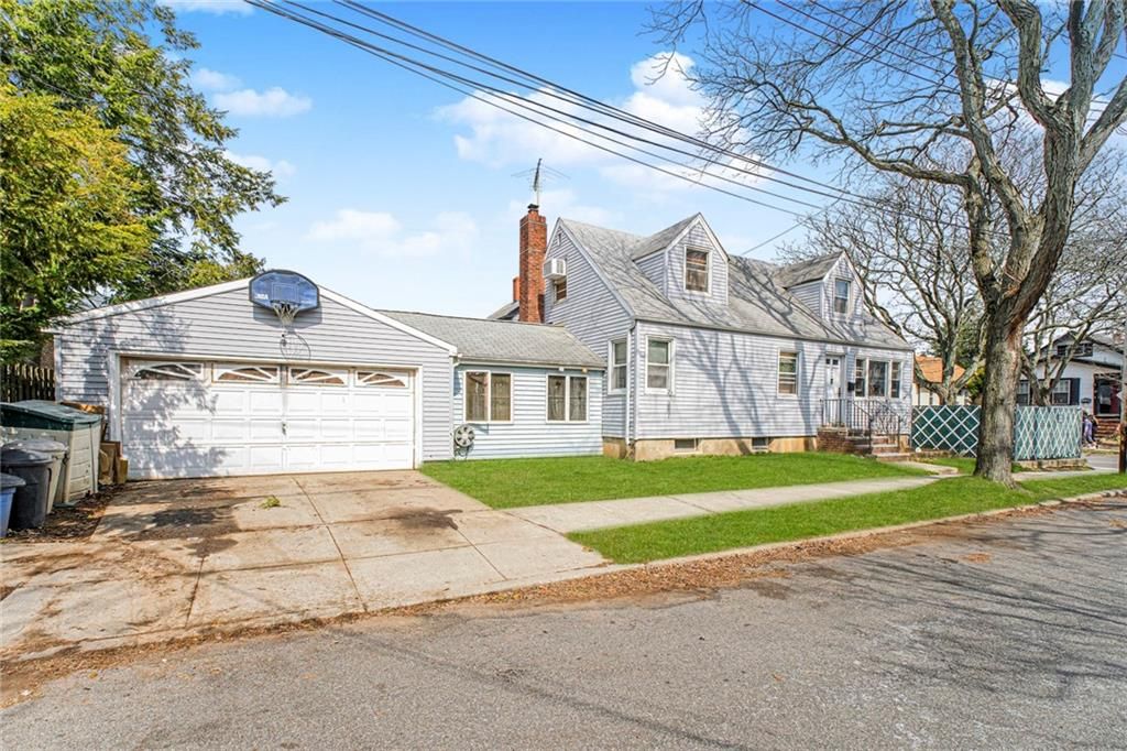 Photo of 245 Garrison Avenue, Staten Island, NY 10314 (MLS # 501551)