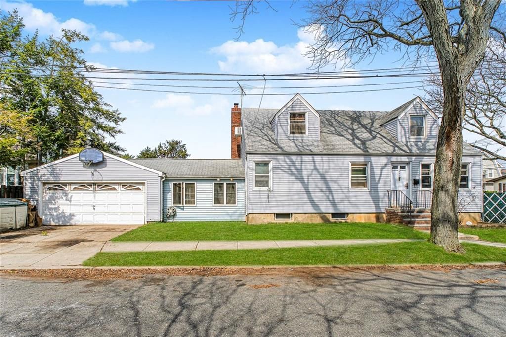 Photo of 245 Garrison Avenue, Staten Island, NY 10314 (MLS # 501551)