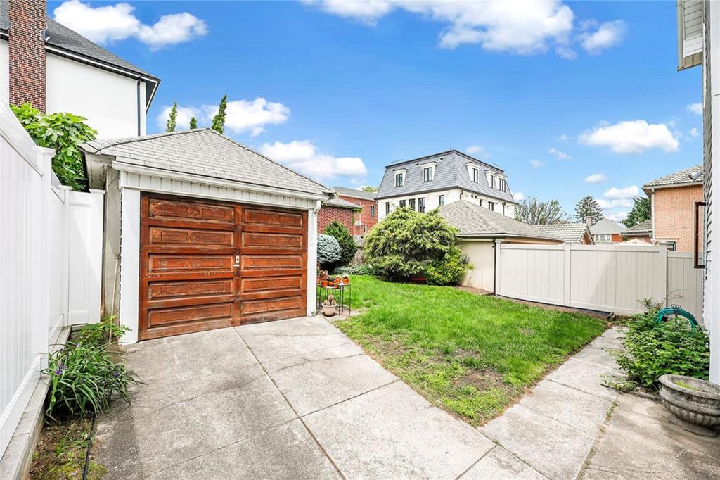 8016 Colonial Road, Brooklyn, New York image 36