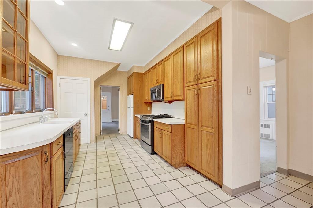 8016 Colonial Road, Brooklyn, New York image 17