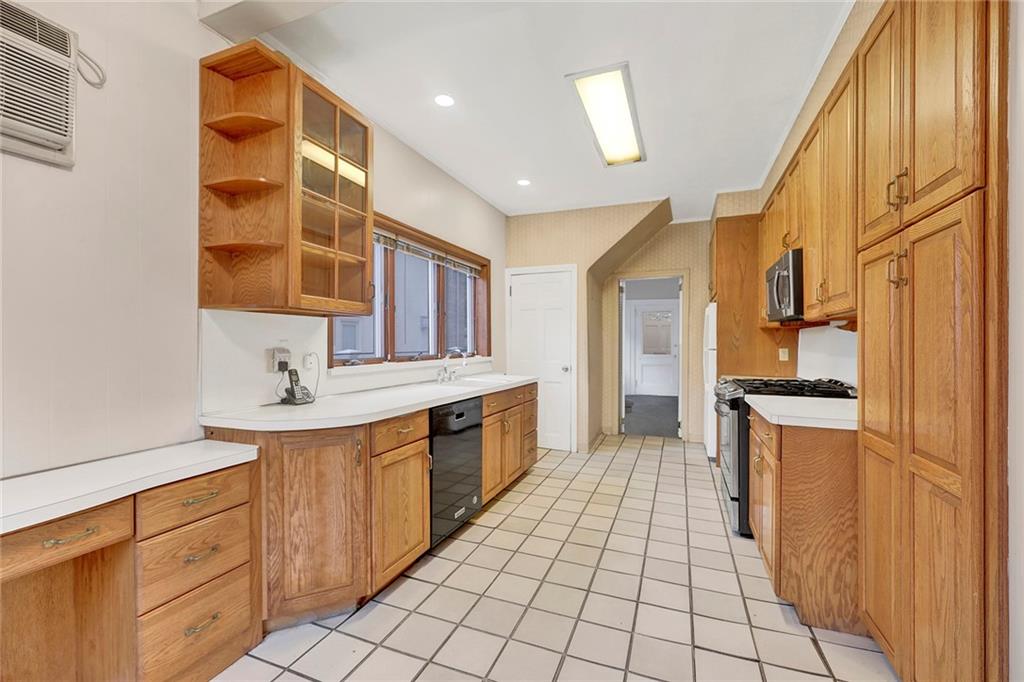 8016 Colonial Road, Brooklyn, New York image 15