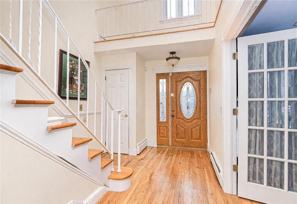 Photo of 36 Ashwood Court, Staten Island, NY 10308 (MLS # 500292)