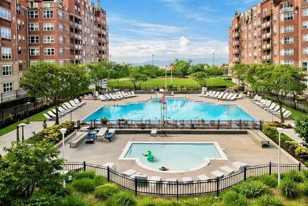 Photo of 50 Oceana Drive #3D, Brooklyn, NY 11235 (MLS # 499064)