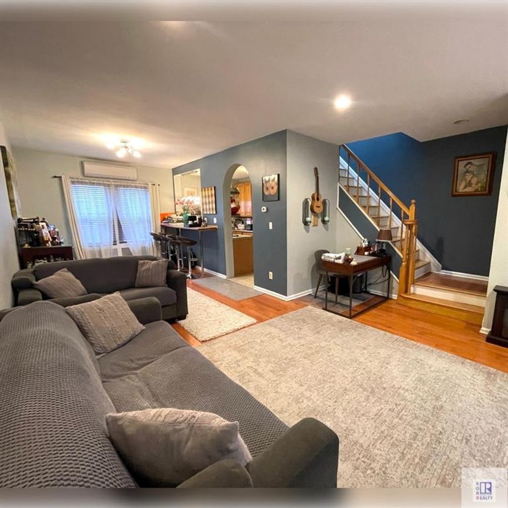 Photo of 2011 27th Street, Brooklyn, NY 11229 (MLS # 499110)