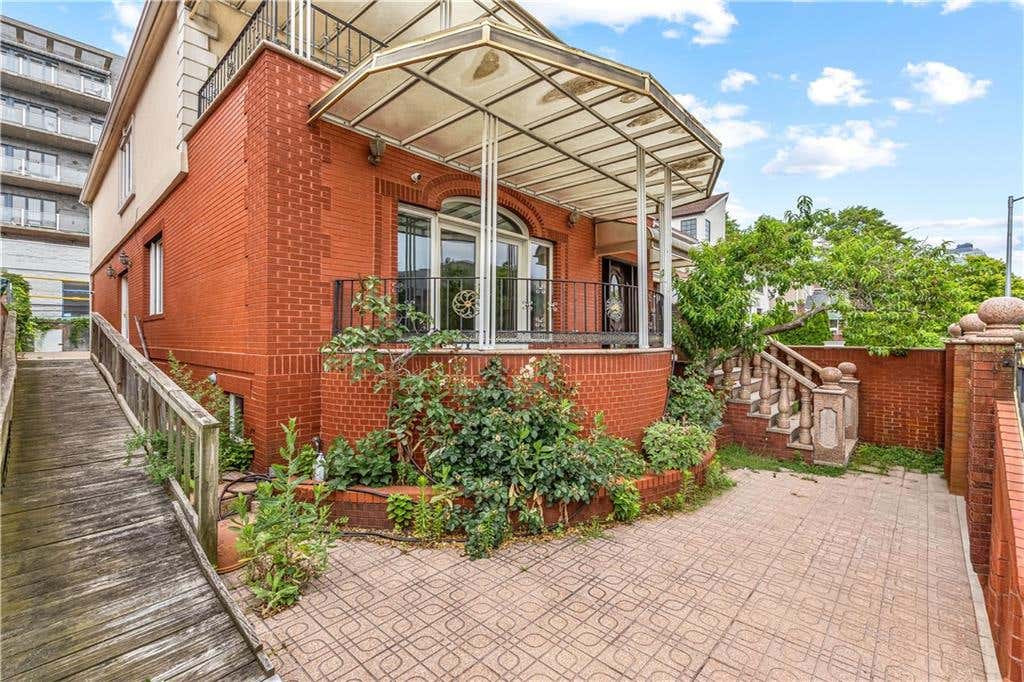 Photo of 34 Amherst Street, Brooklyn, NY 11235 (MLS # 502676)